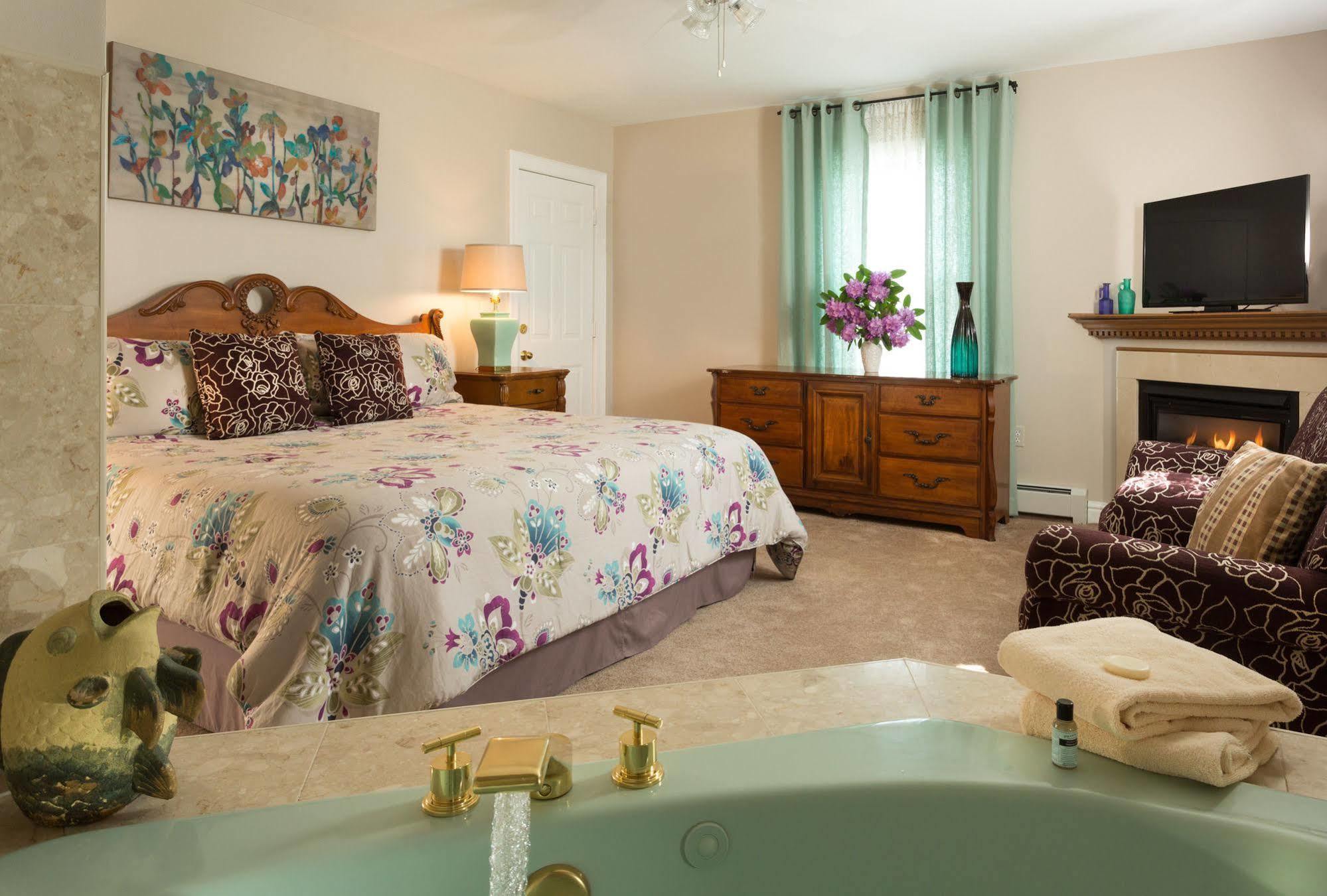 Beech Tree Inn And Cottage ニューポート エクステリア 写真