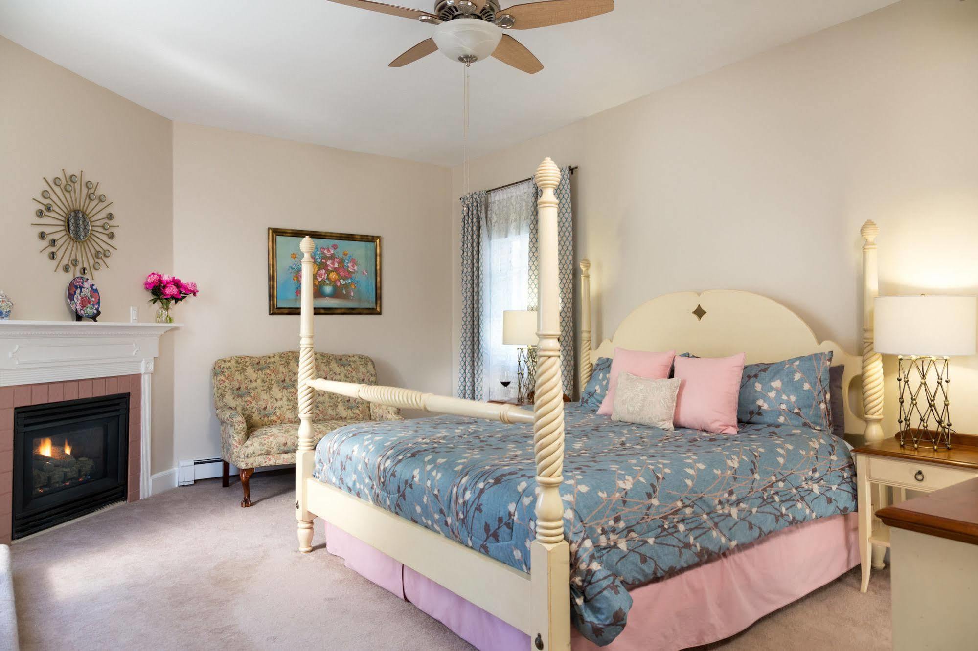 Beech Tree Inn And Cottage ニューポート エクステリア 写真