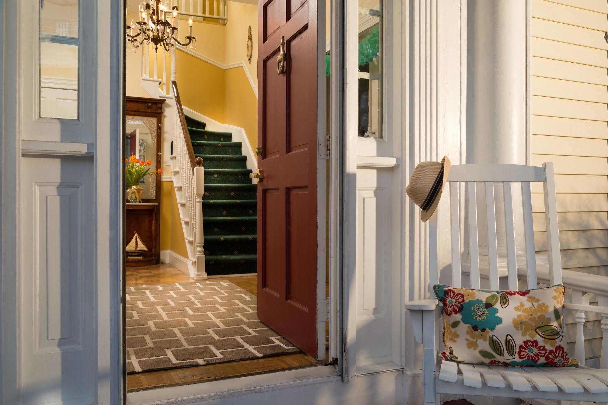 Beech Tree Inn And Cottage ニューポート エクステリア 写真